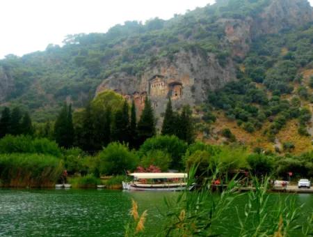 Dalyan Tekne Turu – Yüzme, Doğa Ve Caretta Macerası