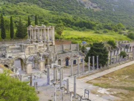 Efes & Meryem Ana Evi Turu – Tam Gün Antik Şehir Deneyimi